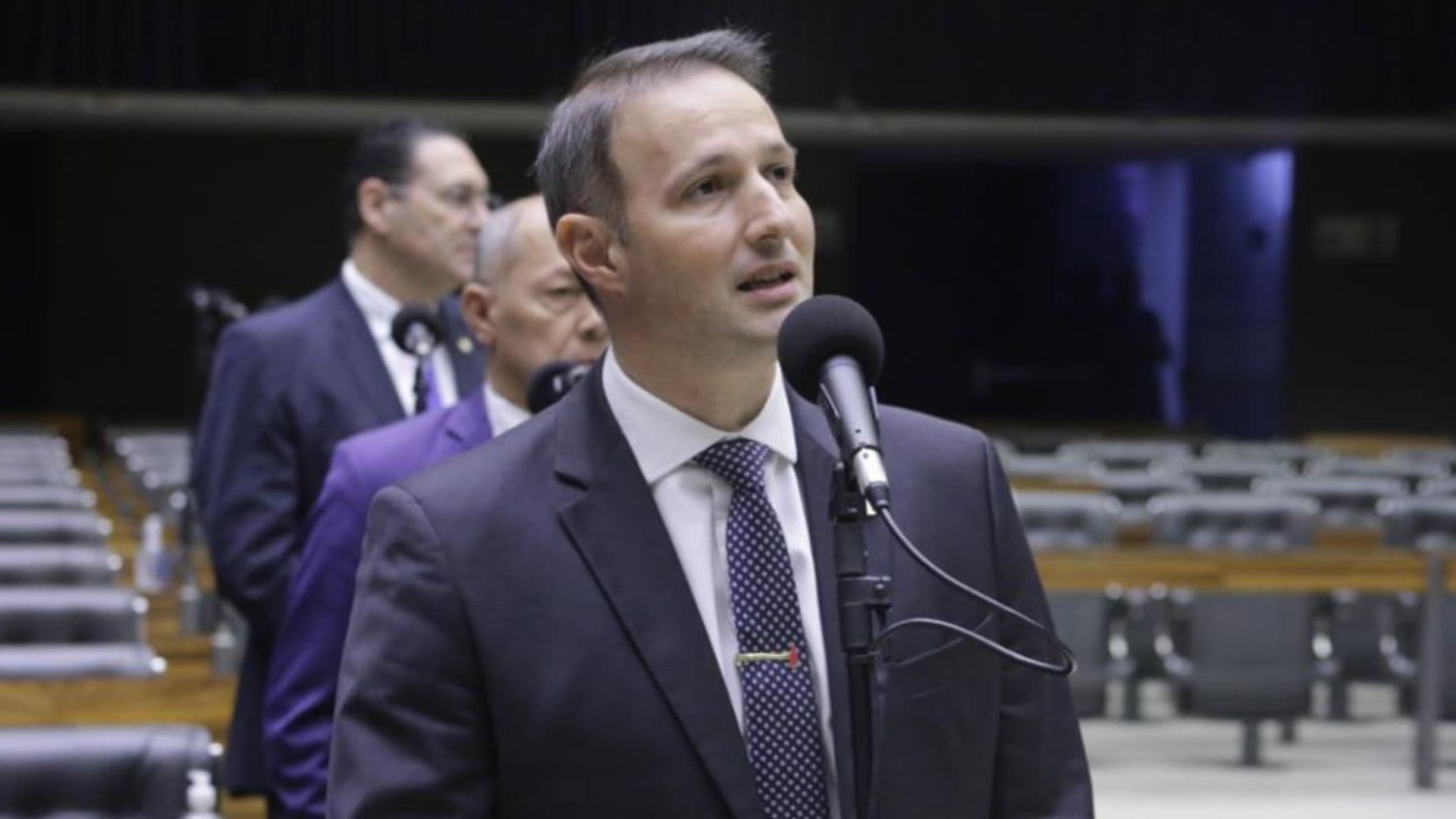 Derrite discursa na Câmara dos Deputados