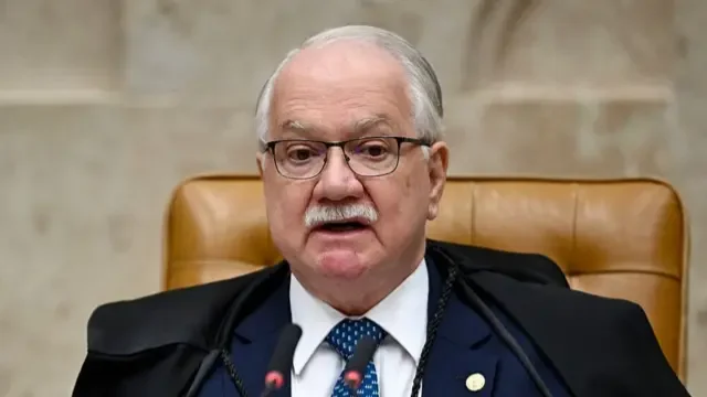 Fachin suspende decisão de Dino e Mendonça