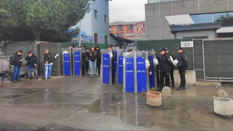 Policia derruba canal da oposição na Turquia