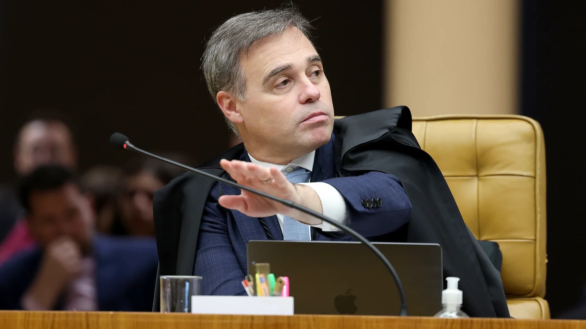 André Mendonça pode sofrer impeachment após divulgar mensagens de Moraes
