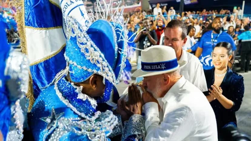 Lembra do desfile em homenagem a Lula? Presidente pode responder por isso