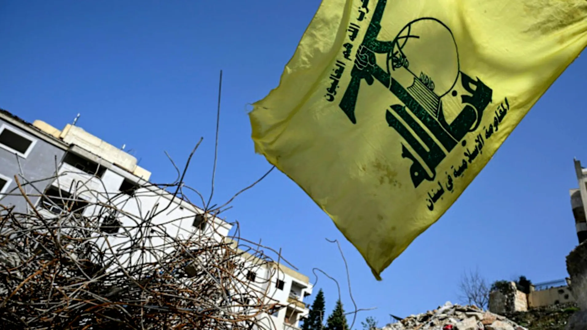 Hezbollah ataca Israel e Israel responde