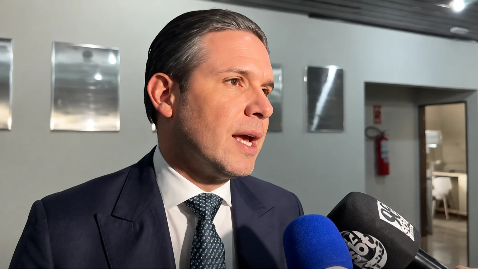 Hugo Motta apoia a reeleição de Lula