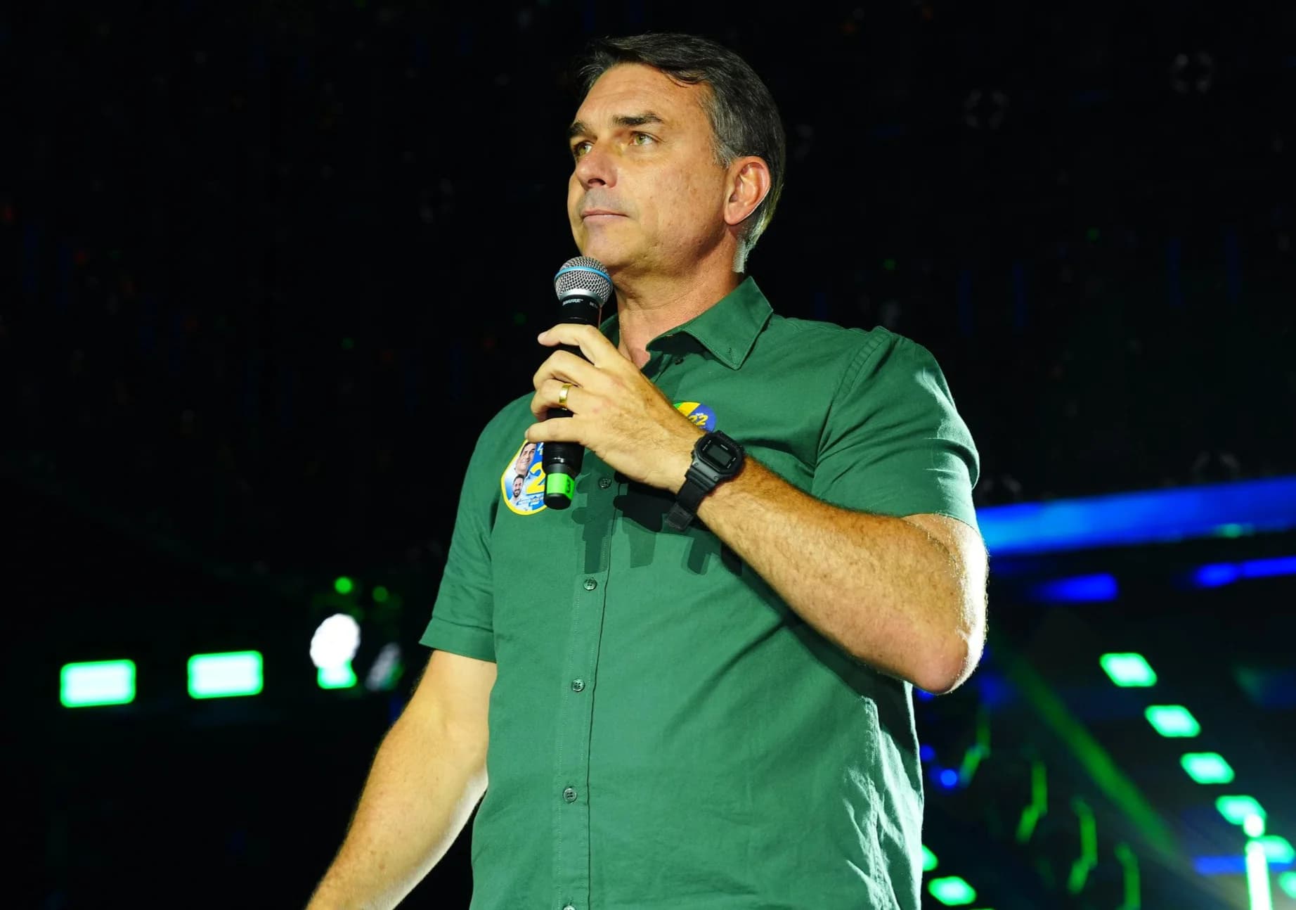 Polícia Federal avalia bloquear bens de Flávio Bolsonaro