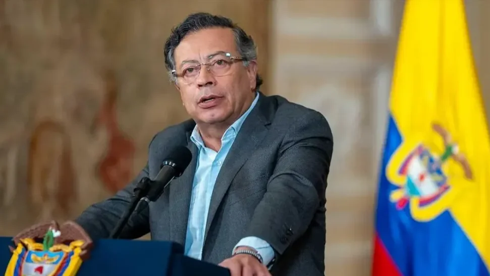Gustavo Pedro durante discurso
