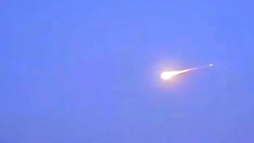 meteorito confundido com míssel iraniano que atingiu casa na Alemanha