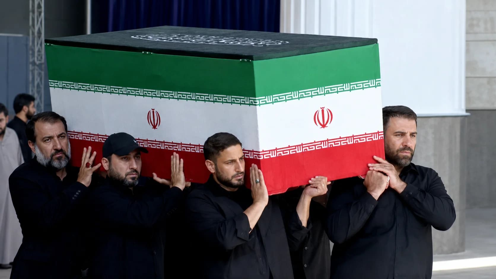 Caixão de Ali Khamenei