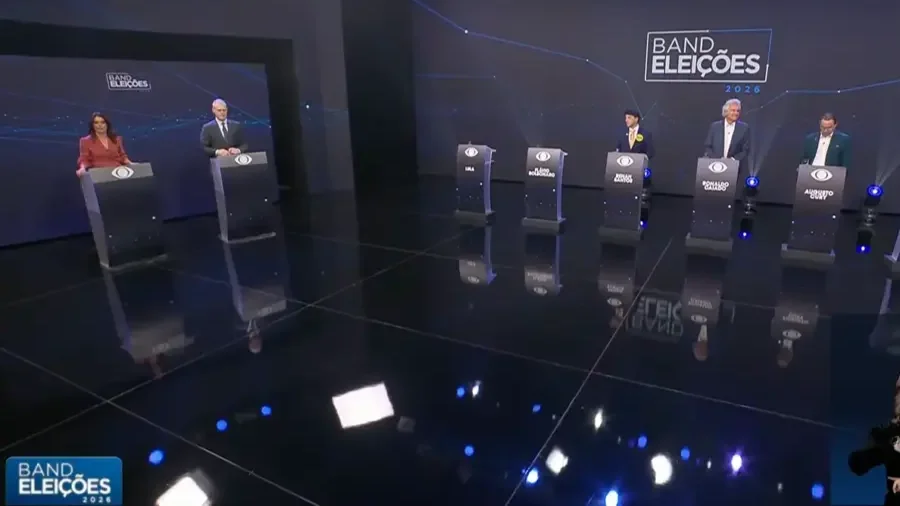 Primeiro debate presidencial é marcado por criticas a Flávio e Lula