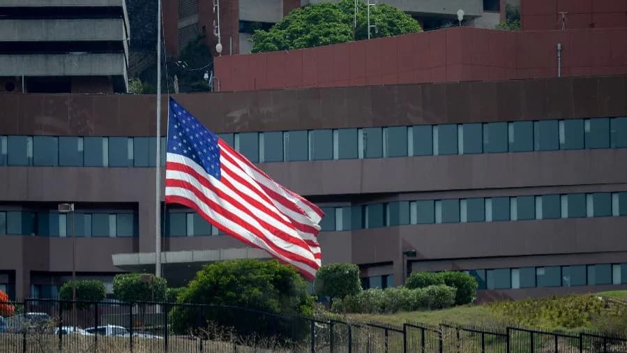 EUA reabrem embaixada na Venezuela e falam em "nova era". País também comenta que representação é parte de um plano maior