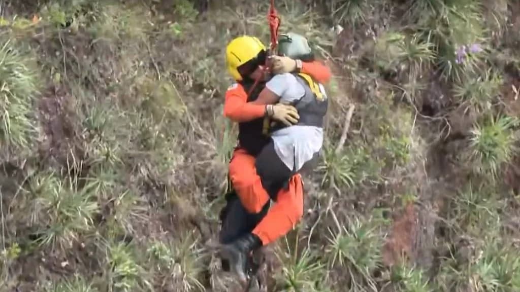 mulher jogada de penhasco por ex-marido sobrevive