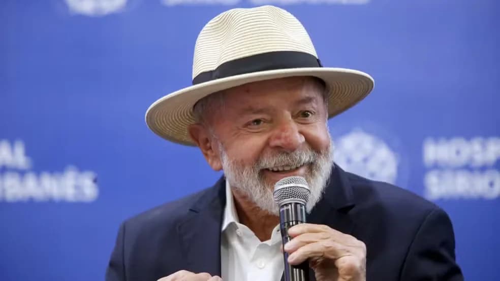 Lula faz publicação contra mendonça