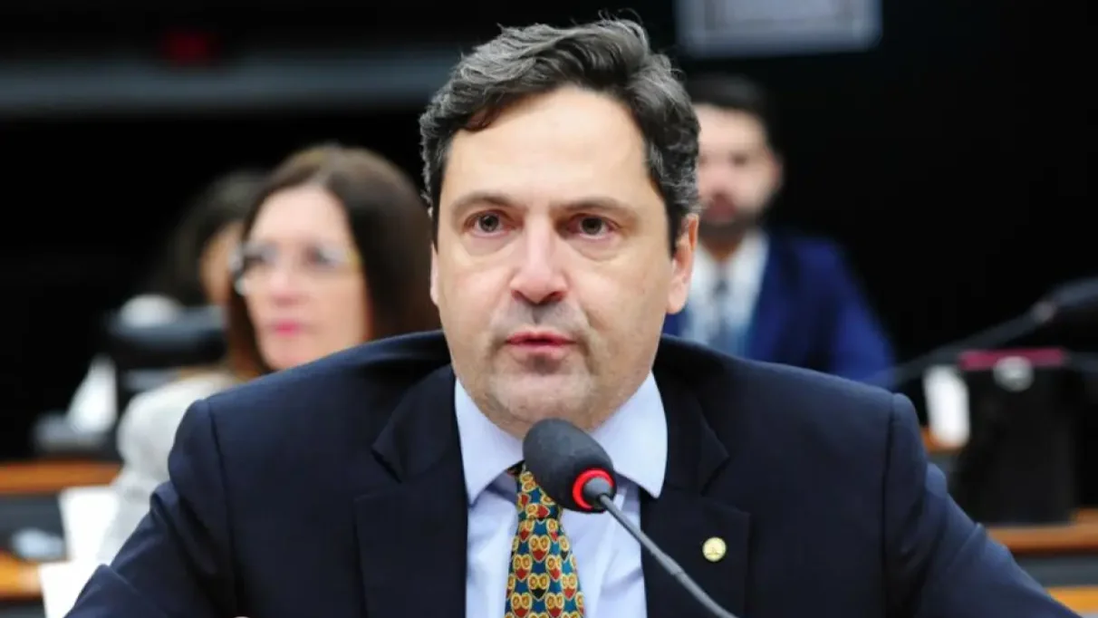Deputado luíz Phllipe de Orleans e Bragança está sendo processado por discriminação contra muçulmanos