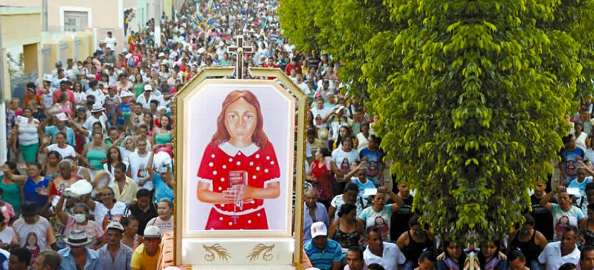 Romaria de devotos da Beata Benigna