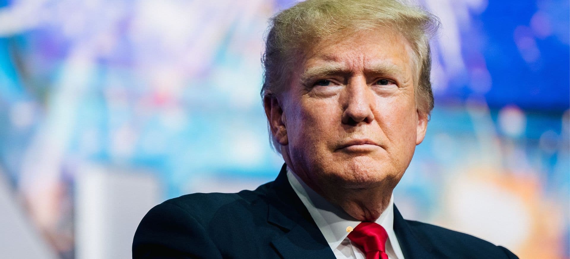 Elon Musk reativa conta de Trump no Twitter