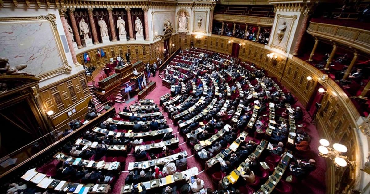 Deputados em votação na Assembleia da França