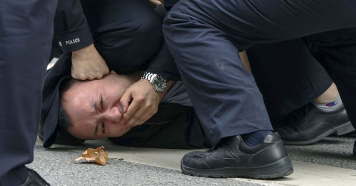 Milhares de civis vão às ruas da China durante protestos contra política de covid zero