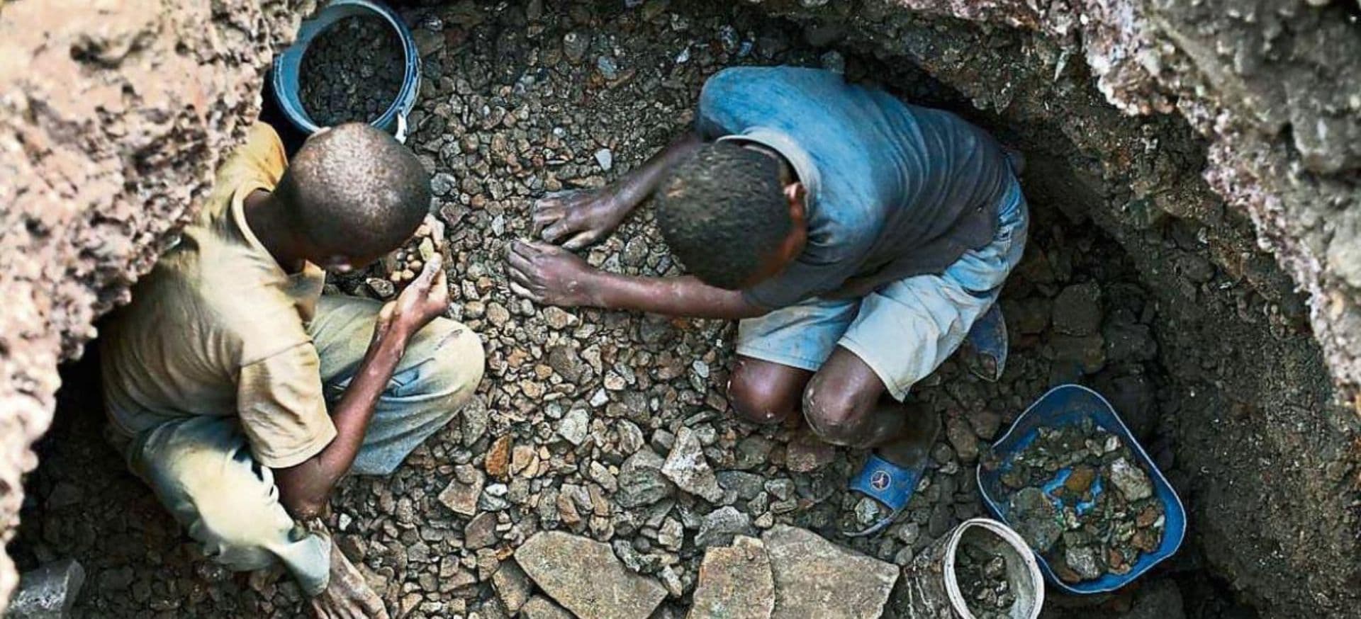 escravos dos chineses comunistas no Congo