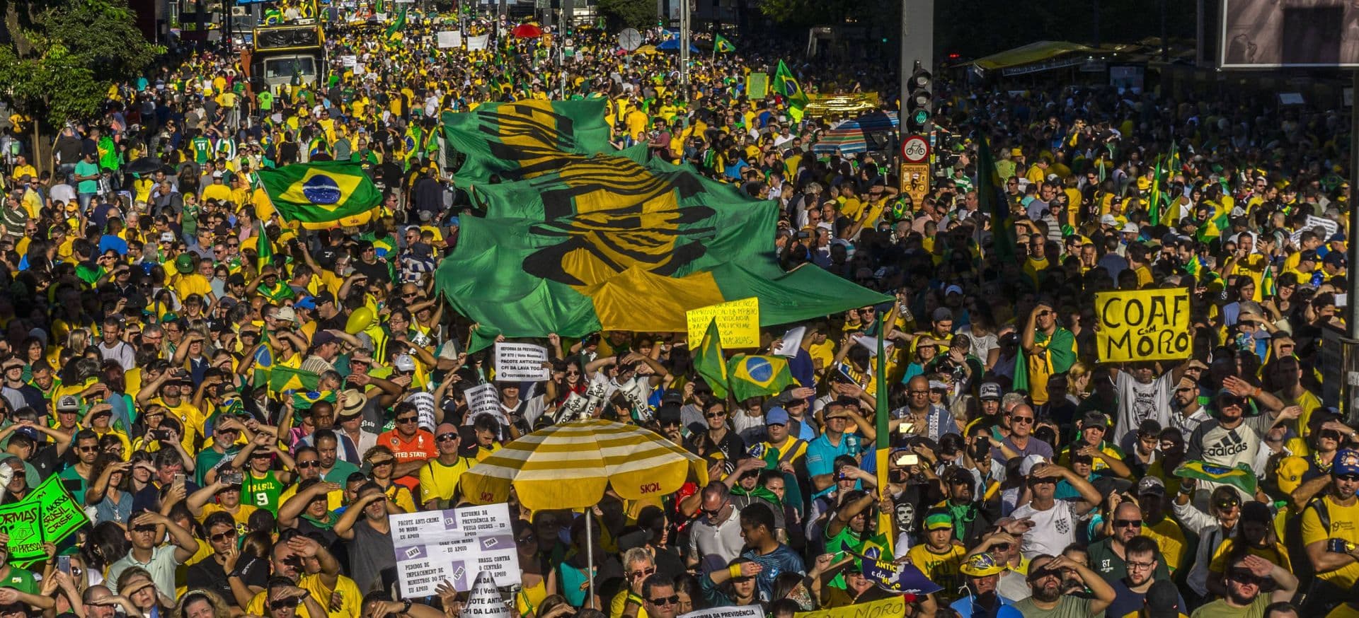 Nova Direita no Brasil - documentário Brasil Paralelo