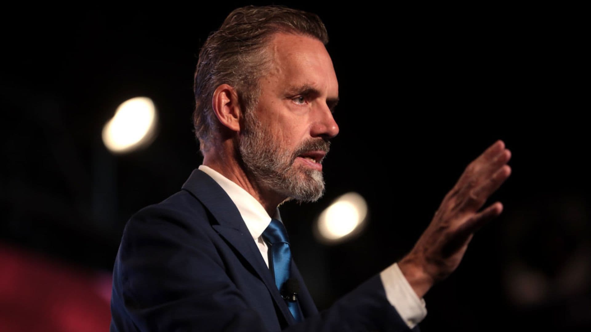 Jordan Peterson é sentenciado a "reeducação" para aderir à agenda LGBT e ambientalista