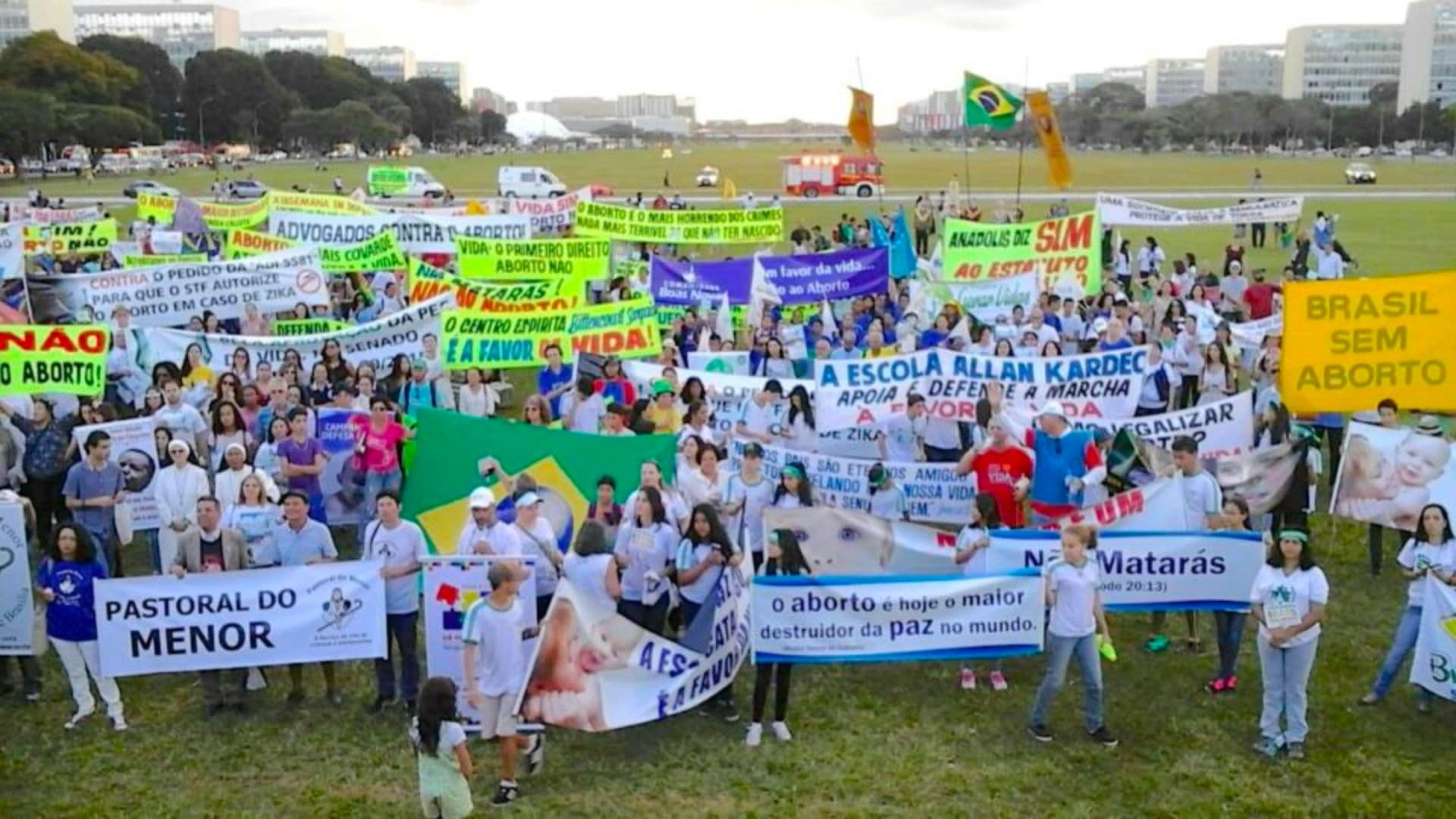 Em sua 15ª edição, a Marcha Nacional pela Vida é organizada pelo Movimento Nacional da Cidadania pela Vida – Brasil Sem Aborto.