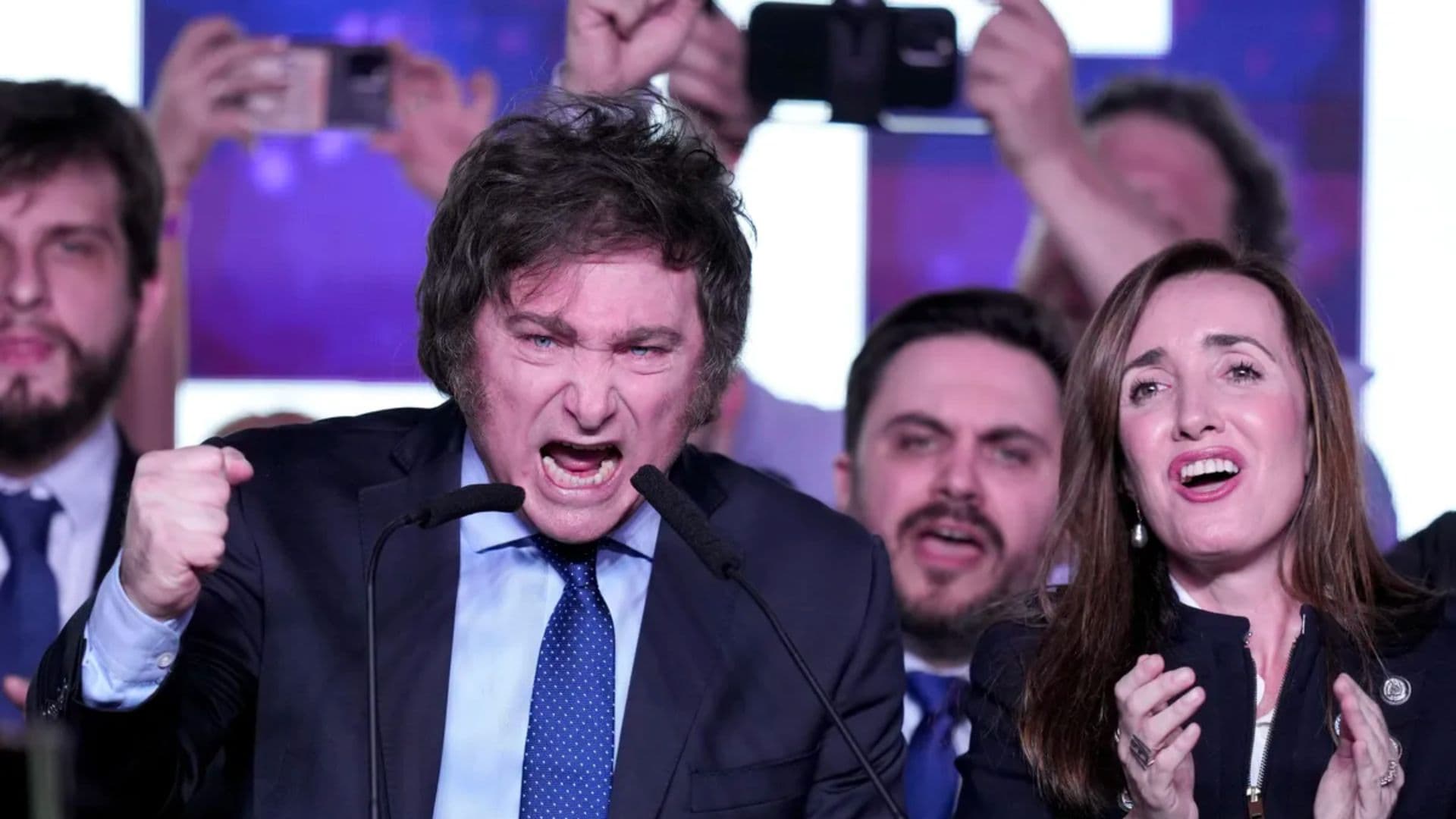 Javier Milei em discurso após vitória nas primárias da Argentina
