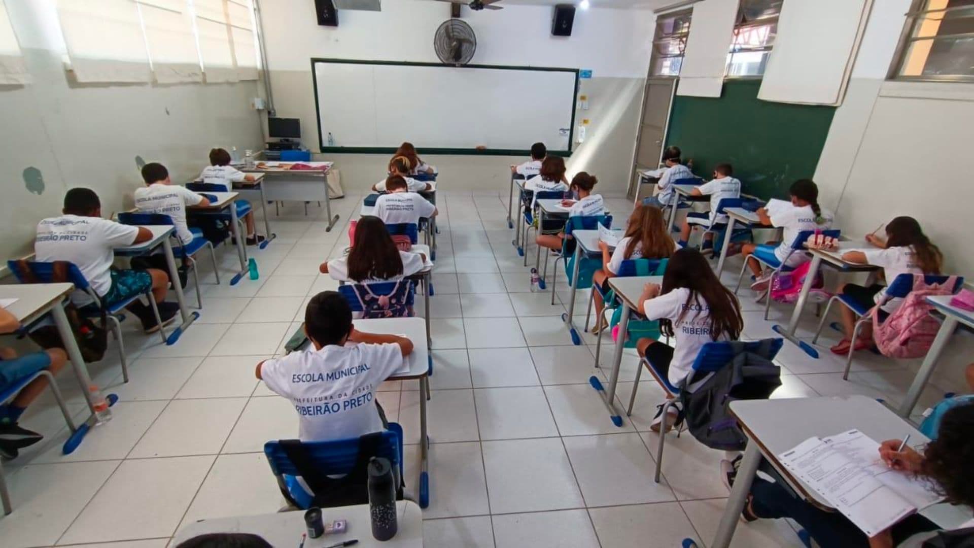 Alunos de escola pública de Ribeirão Preto