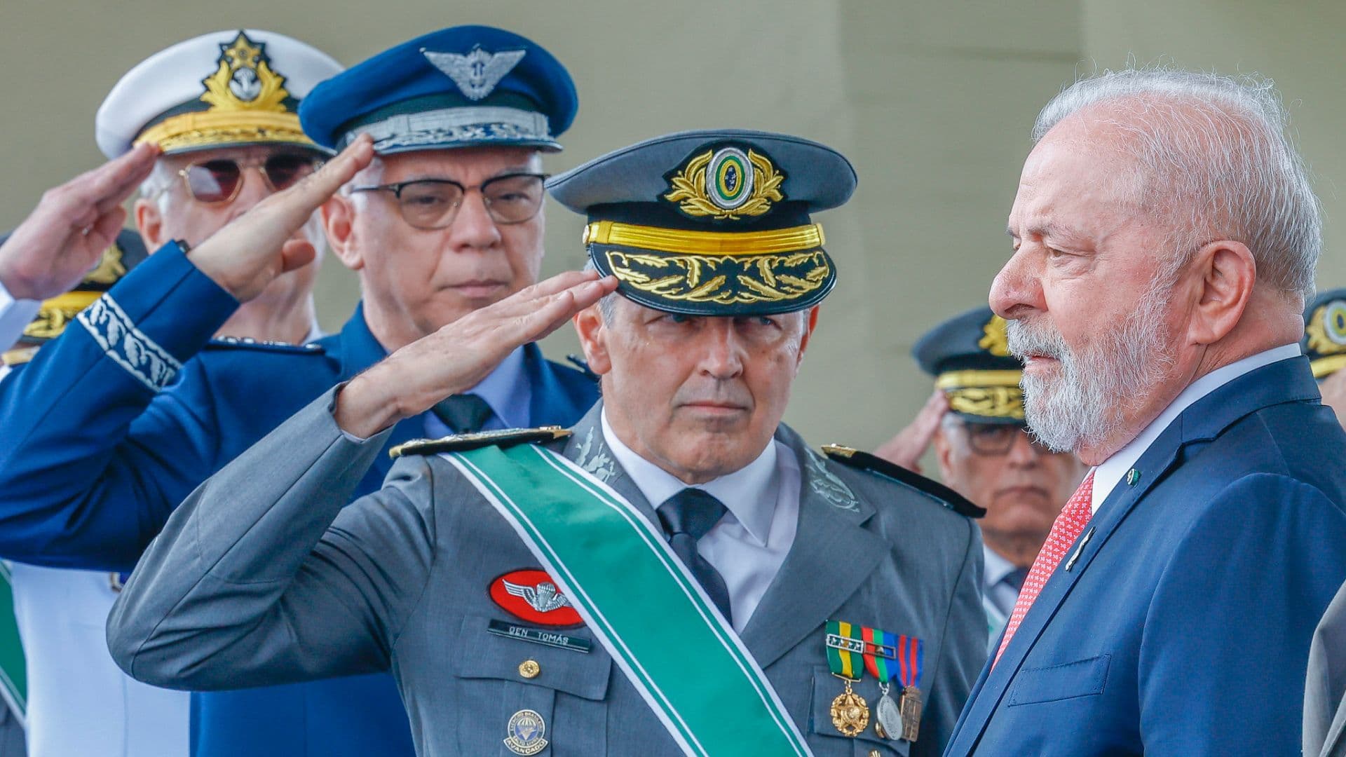 Lula e comandantes militares