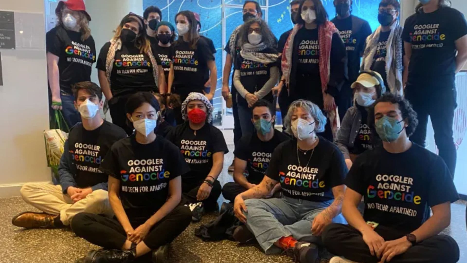 Funcionários do google protestam em escritórios da empresa.