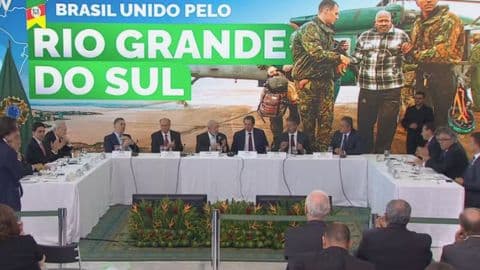 Presidente Lula e ministros anunciam novas medidas de socorro ao RS em meio a enchentes