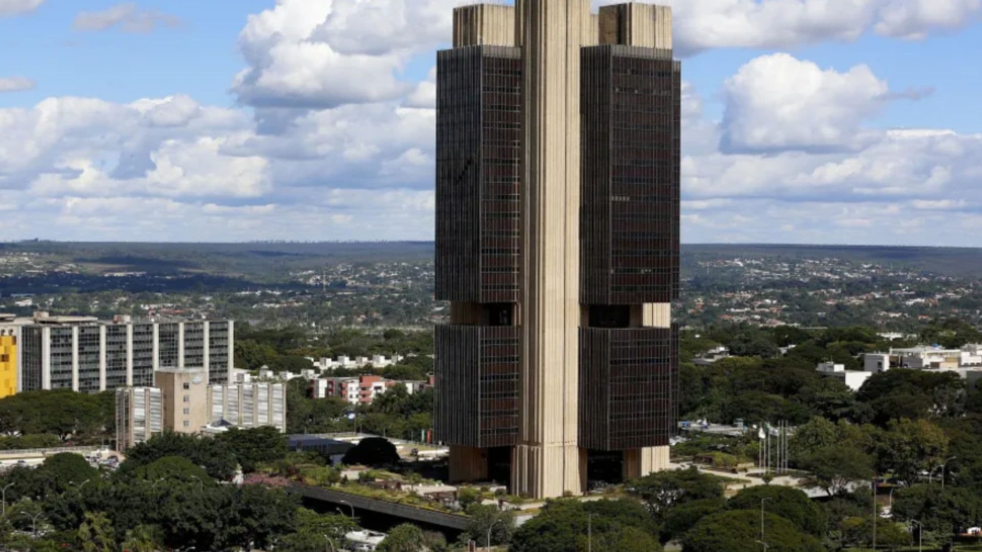 Prédio do Banco Central aparece ao fundo