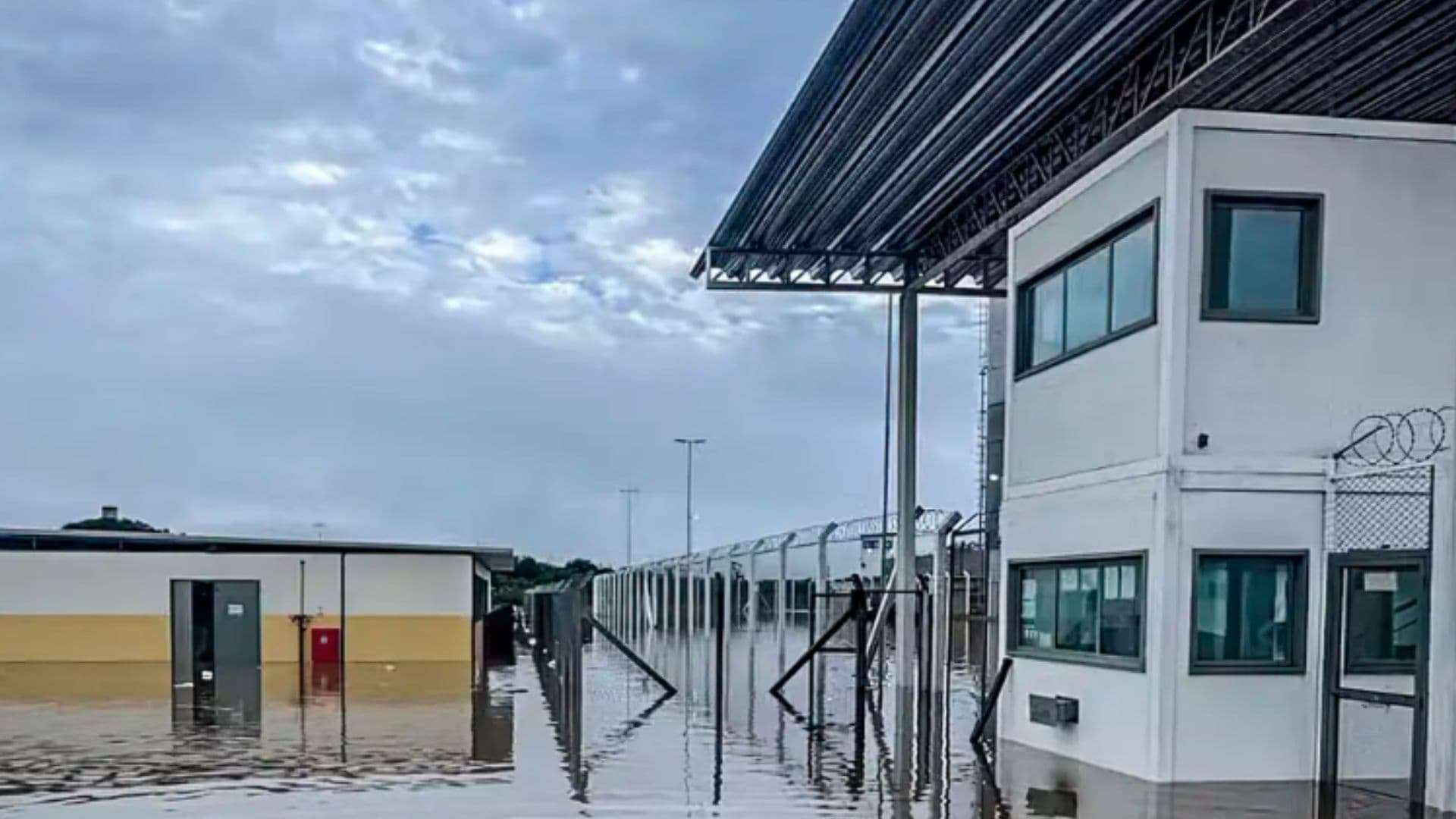 Presídio gaúcho aparece na foto alagado