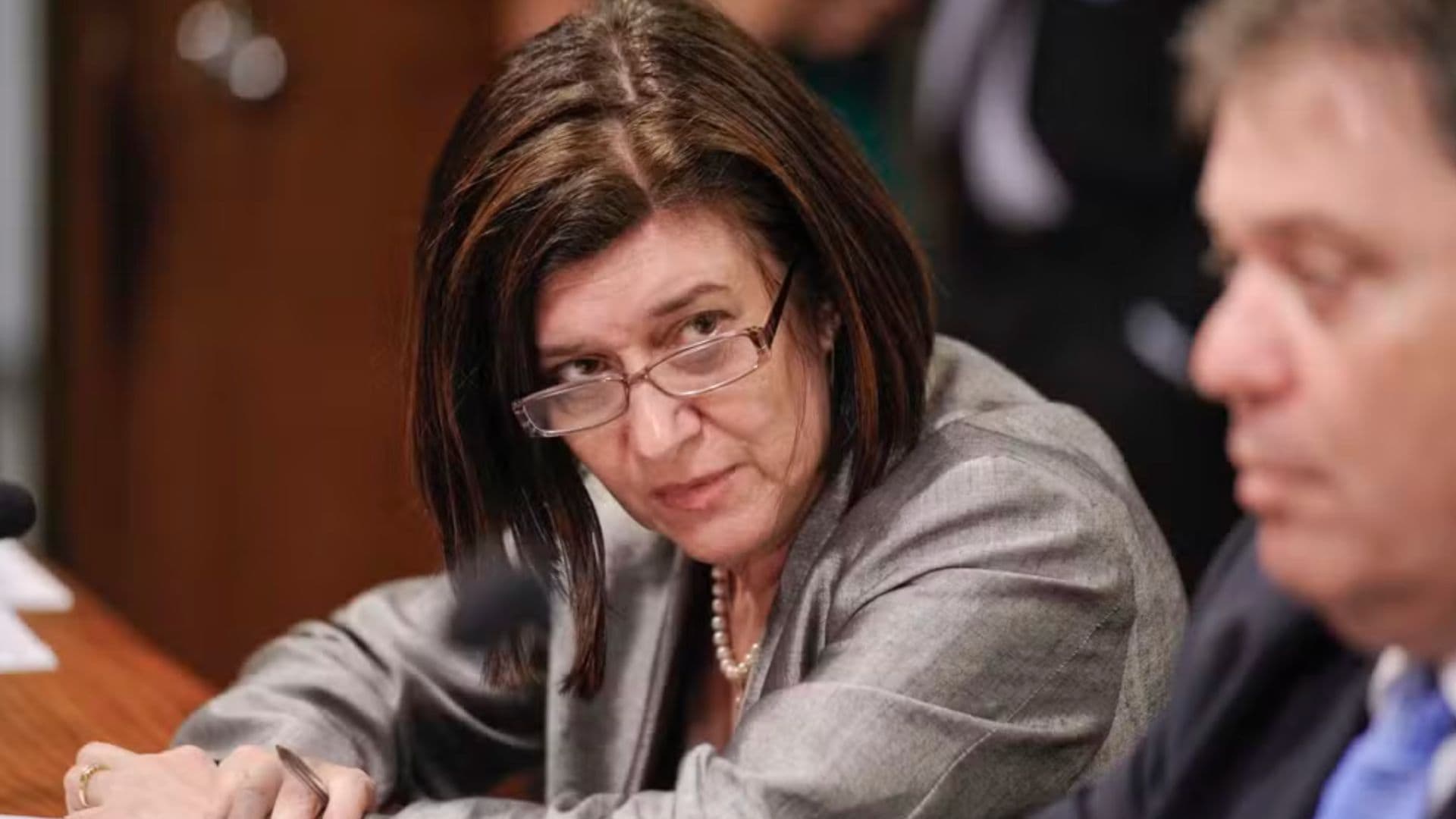 Magda Chambriard na CPMI da Petrobras em 26 de novembro de 2014, quando ela era diretora-geral da ANP