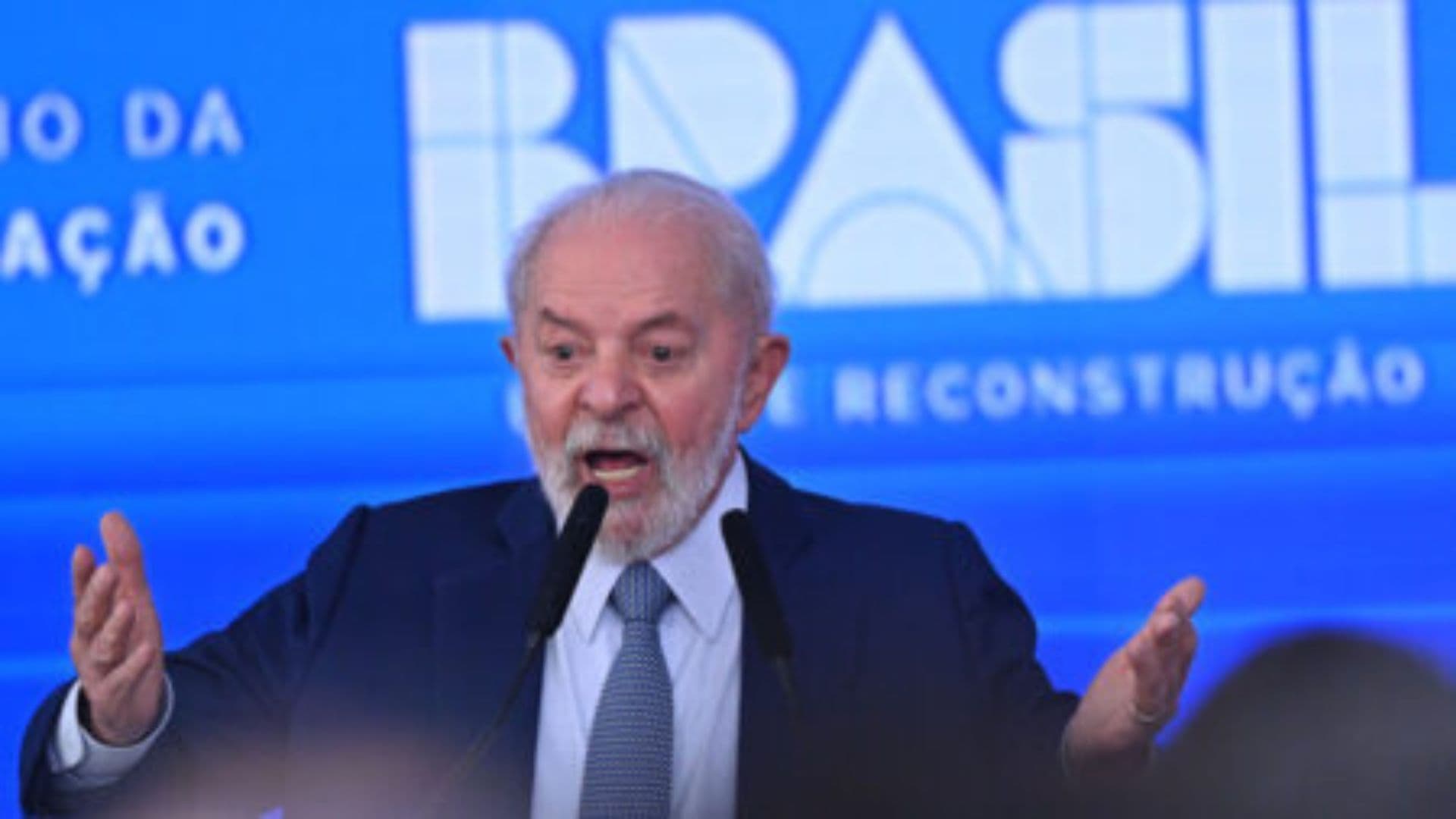 Lula discursando