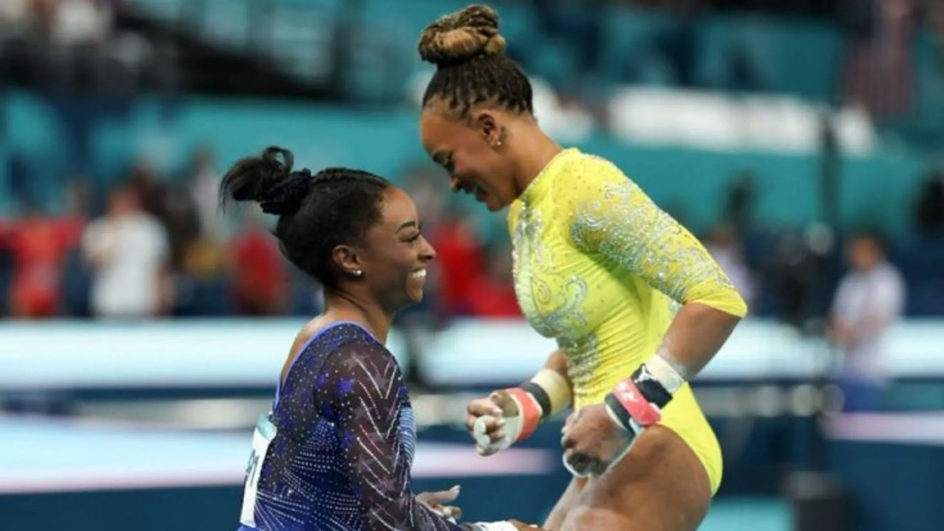 Rebeca Andrade e Simone Biles