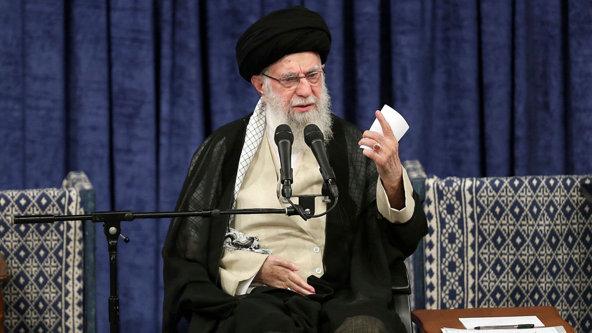 Aiatolá Ali Khamenei falando sobre os ataques ao Hezbollah