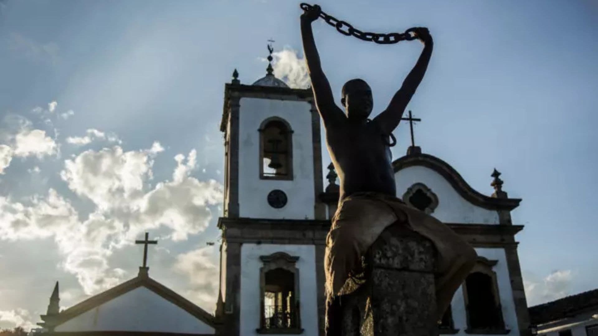estátua em homenagem à escravidão