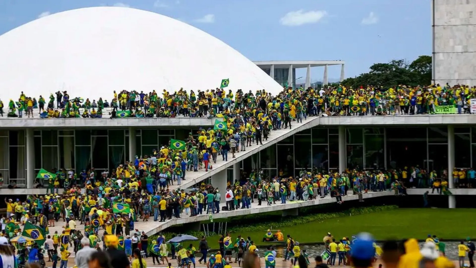imagem dos protestos de 8 de janeiro.