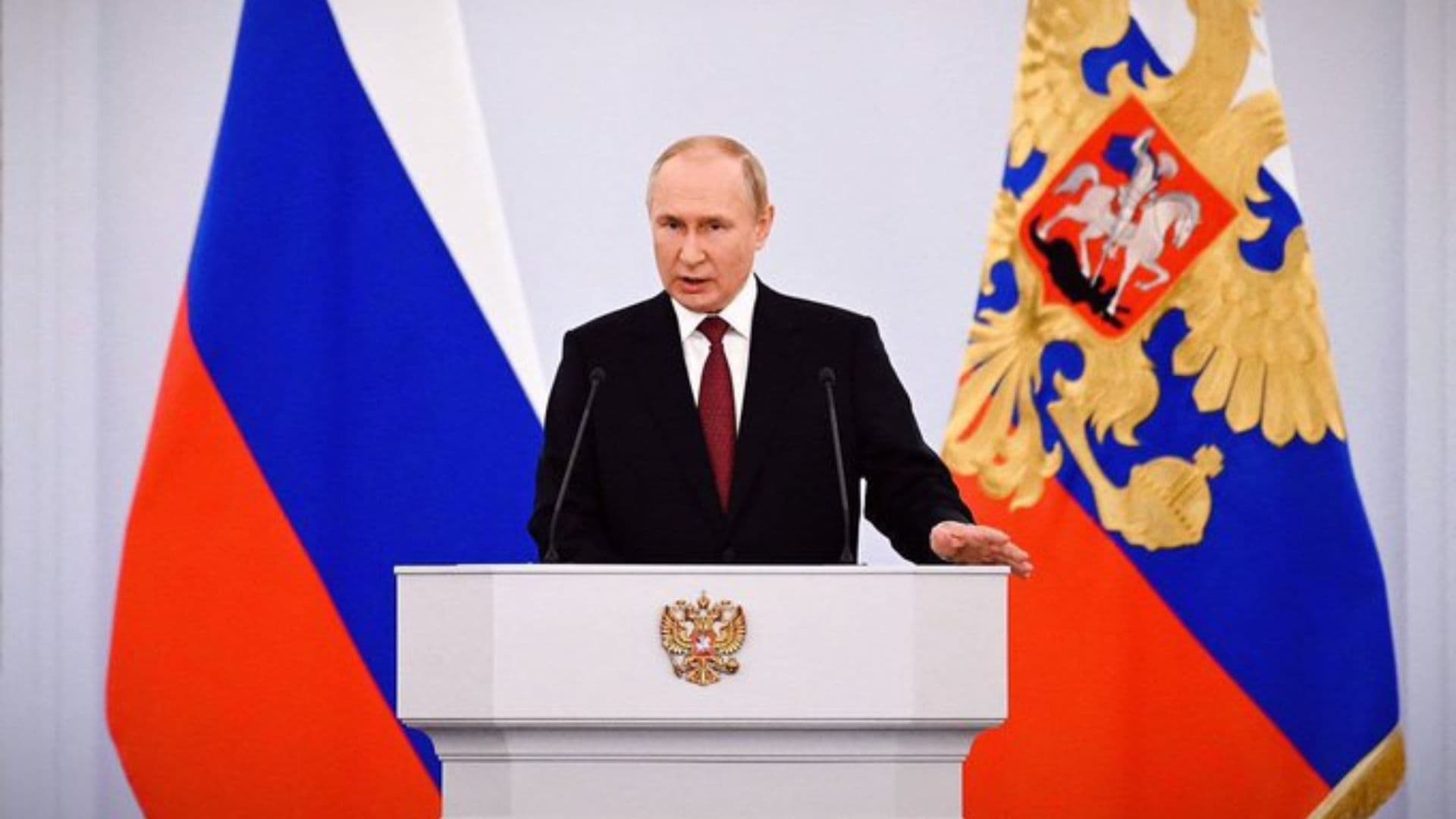 Putin assina projeto de lei que proíbe propandas que incentivam cidadão russos a não terem filhos.