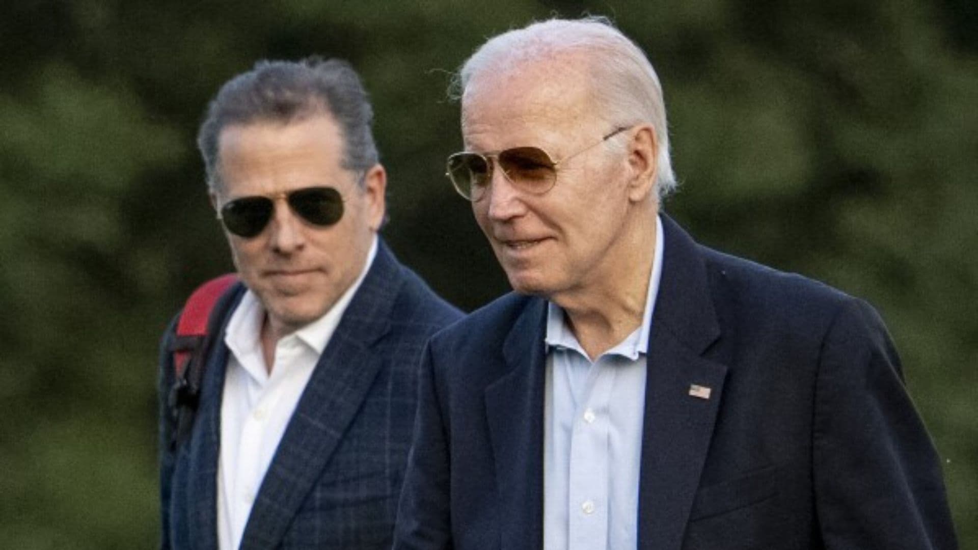 Joe e Hunter Biden juntos conversando