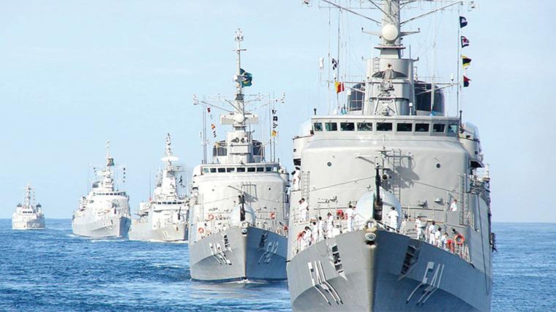 Navios da Marinha brasileira.