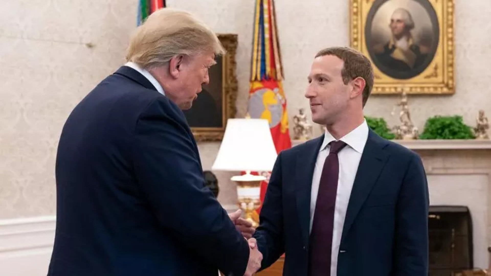 Presidente Trump e Mark Zuckerberg se reunindo em Mar-a-Lago.