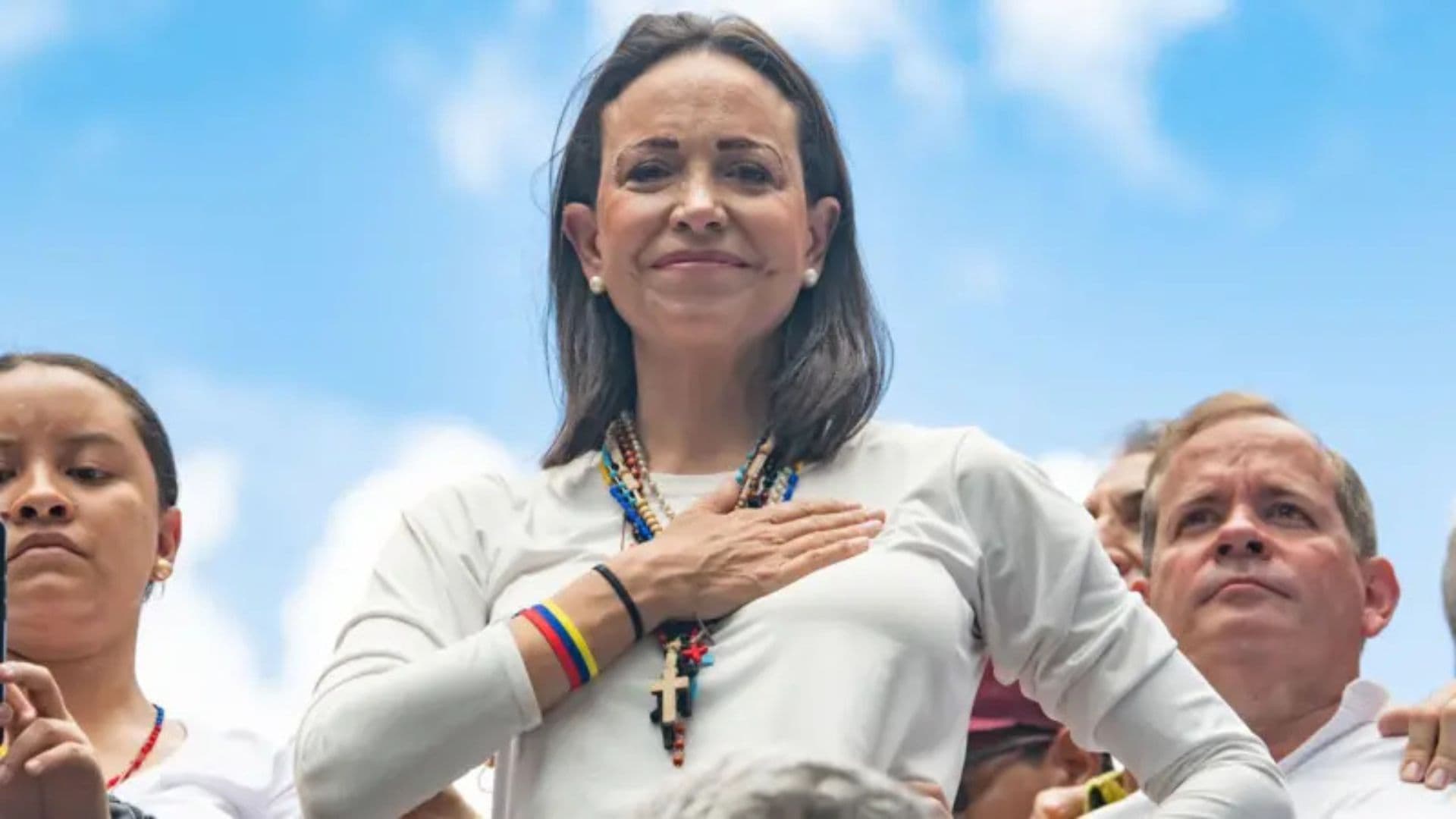 A informação foi confirmada por membros do partido. Há relato de feridos.
