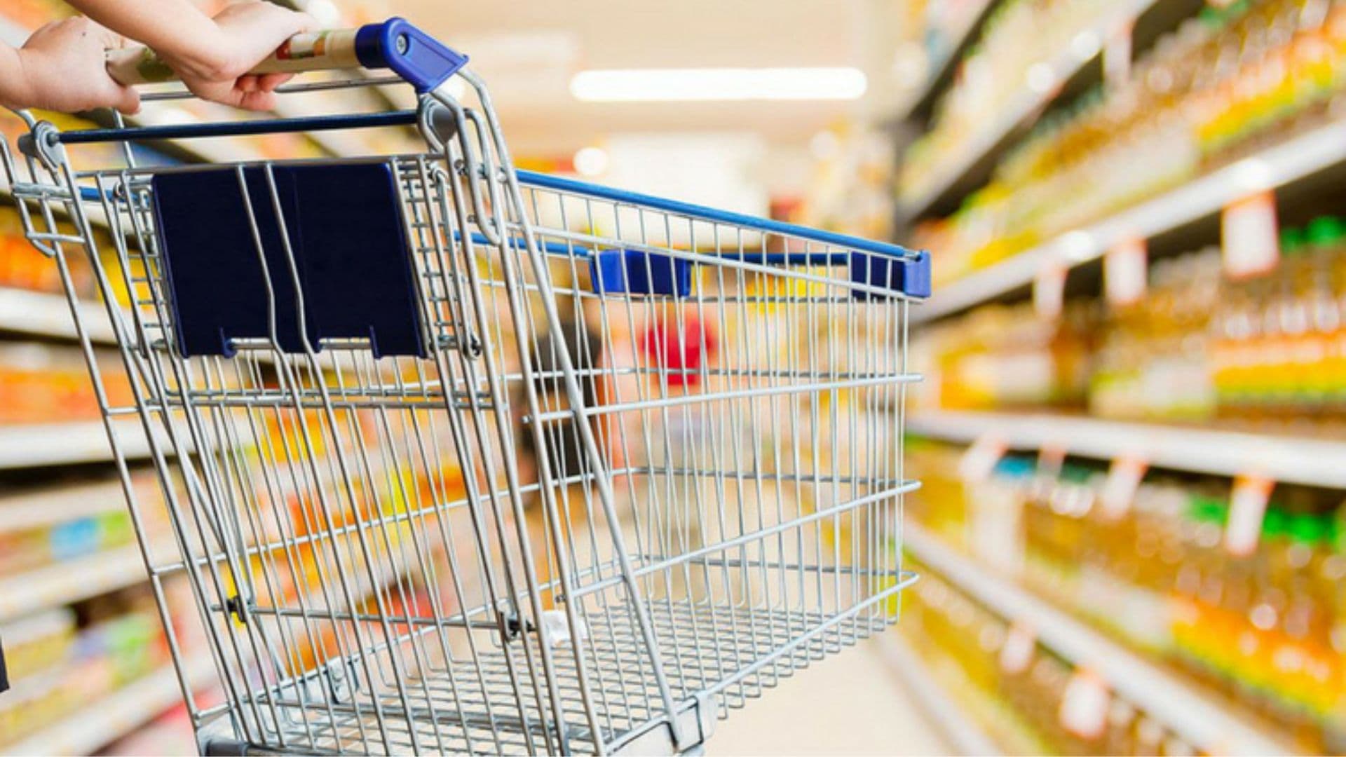 carrinho de compras vazio em um super mercado