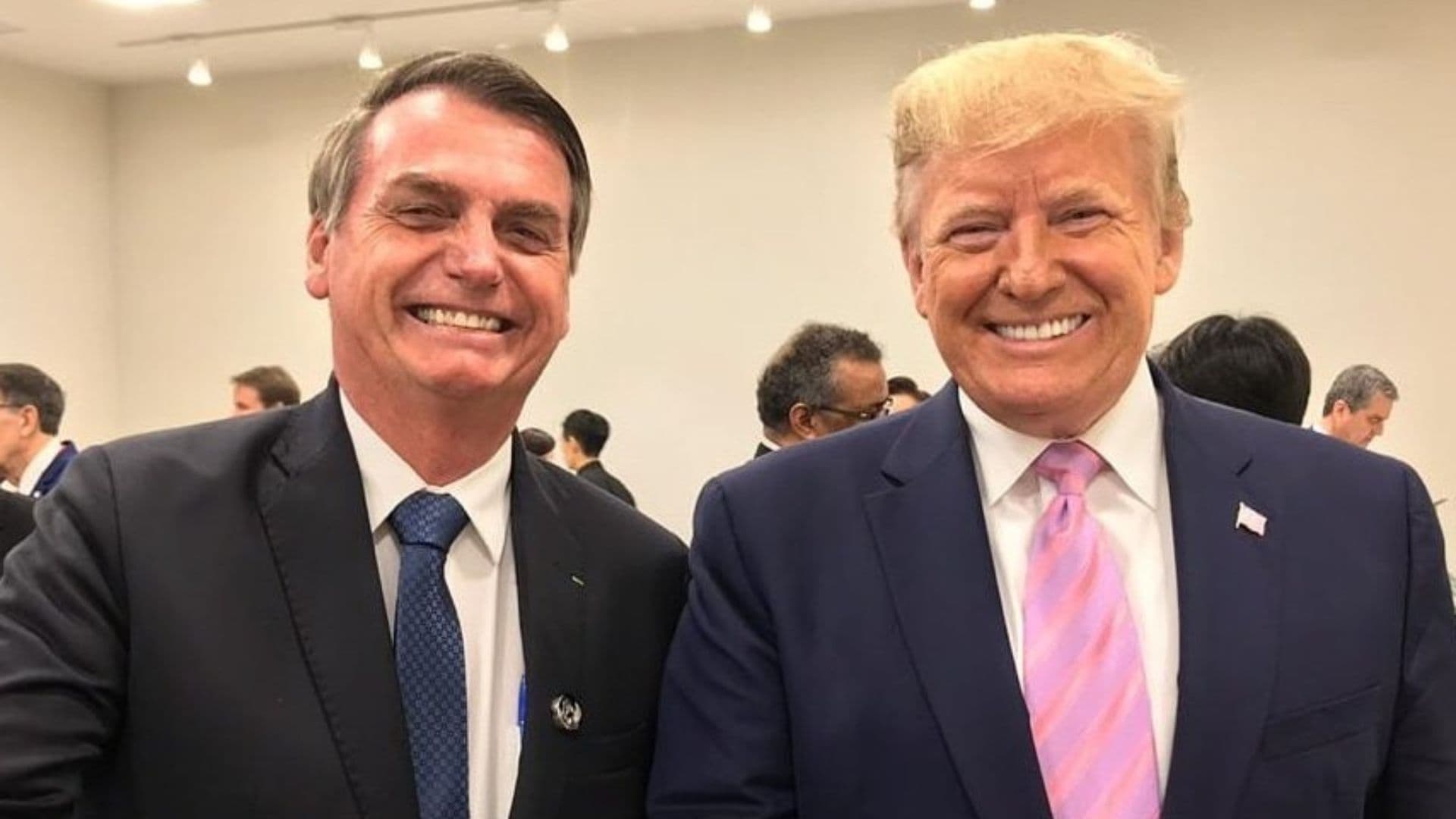 Bolsonaro vai conseguir marcar presença na posse de Trump? Clima é de dúvida