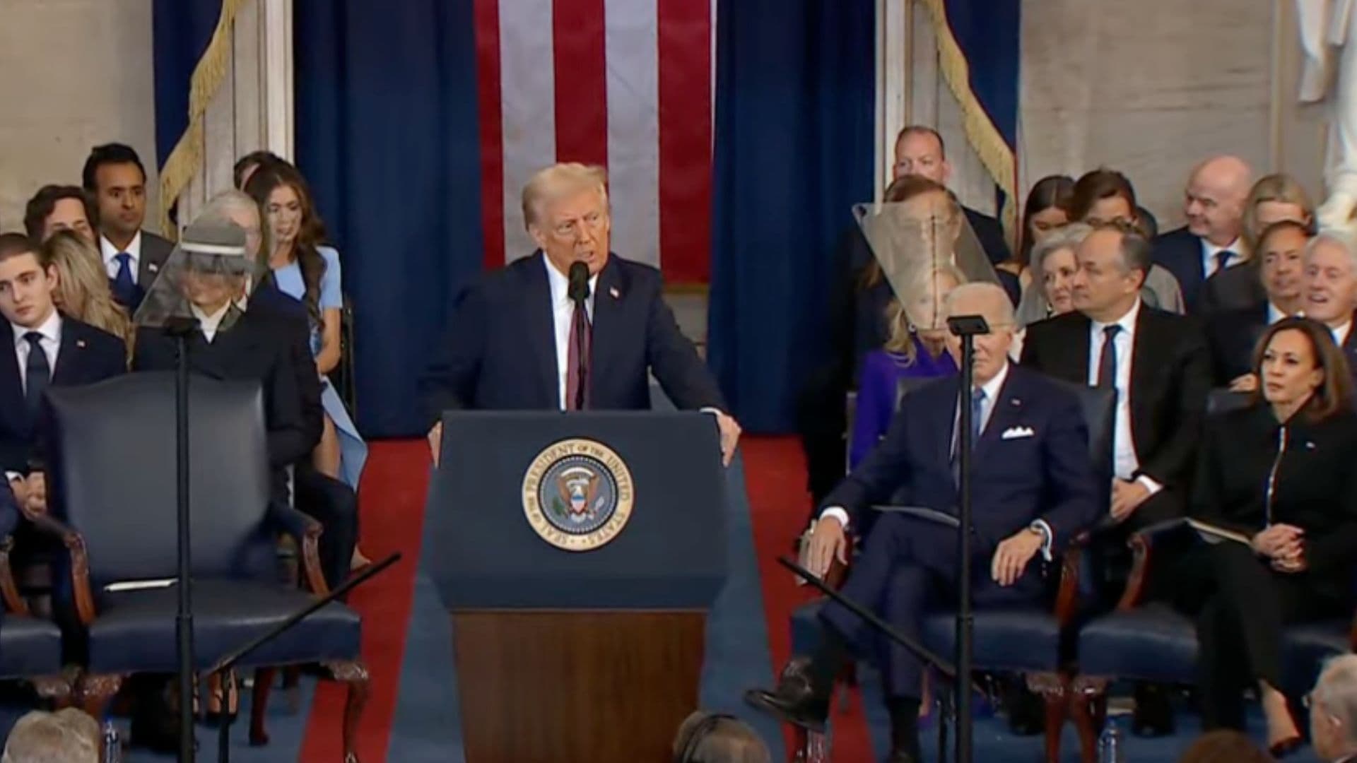 Posse de Trump: Presidente bane ideologia de gênero