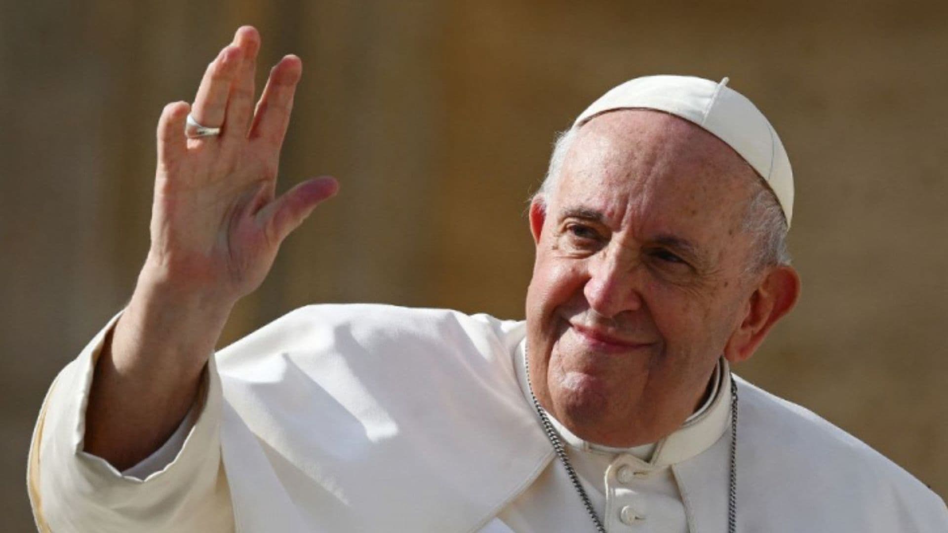 O Papa Francisco foi internado hoje devido a problemas respiratórios.