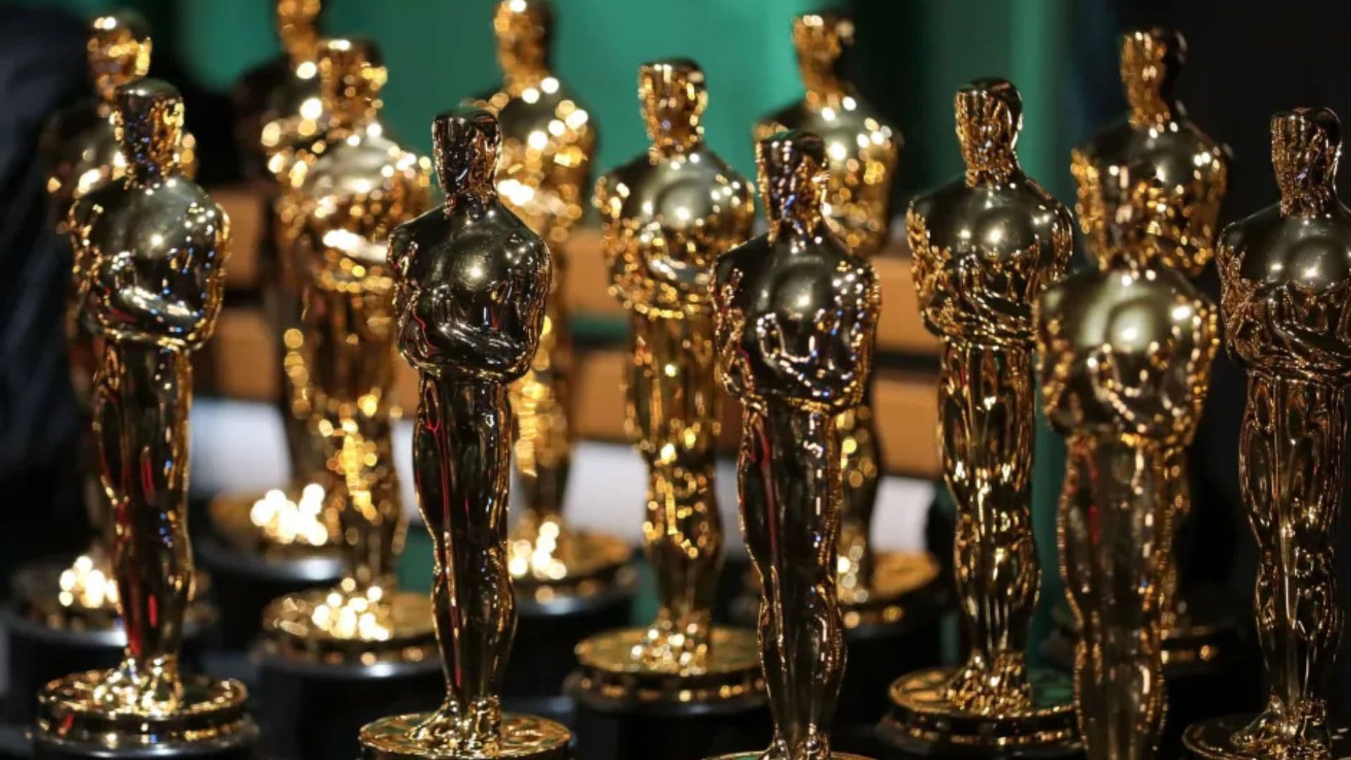 Um monte de estatuetas do Oscar