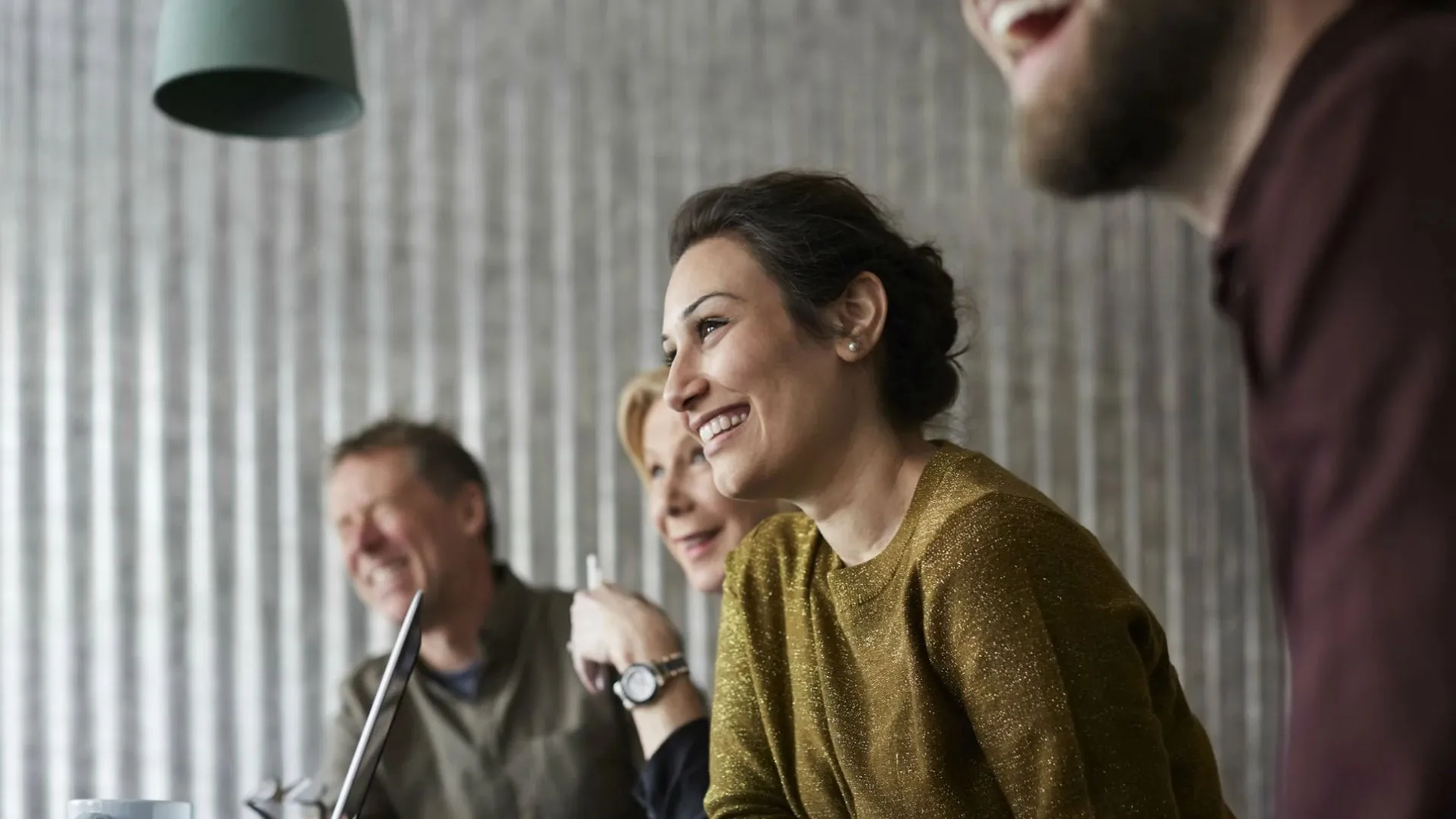 Cinco hábitos para ser feliz no trabalho