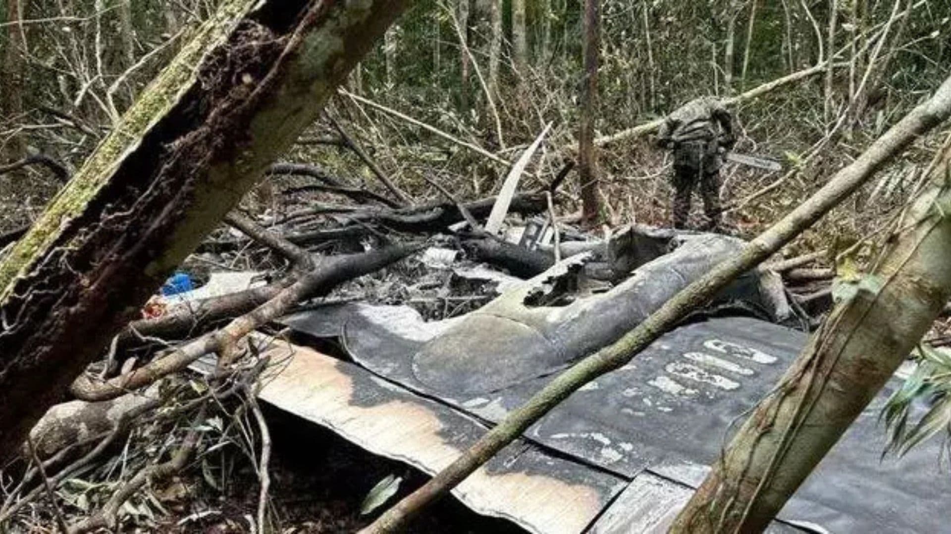 imagem dos destroços da aeronave abatida pela FAB.