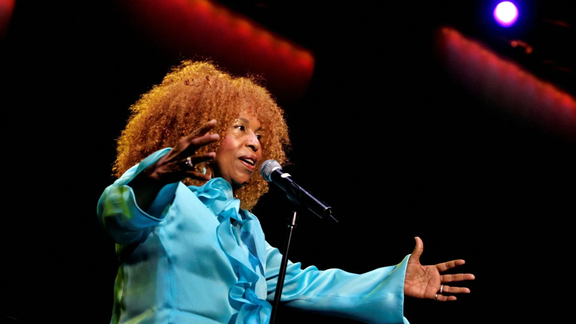 Roberta Flack, a voz por trás de `Killing me Softly`, morre aos 88 anos